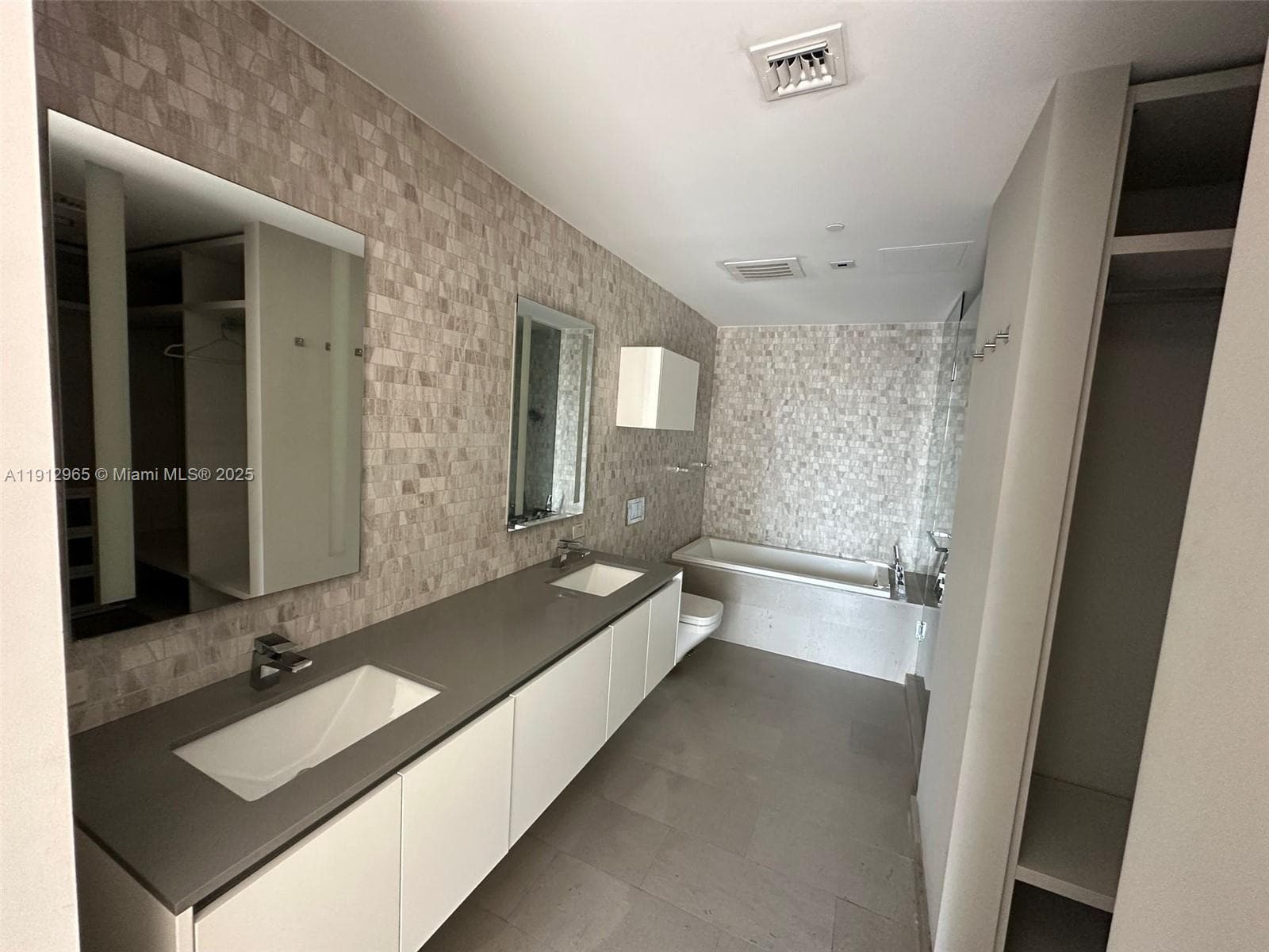 REACH BRICKELL CITY CENTER · #2205 in Miami - Photo 28