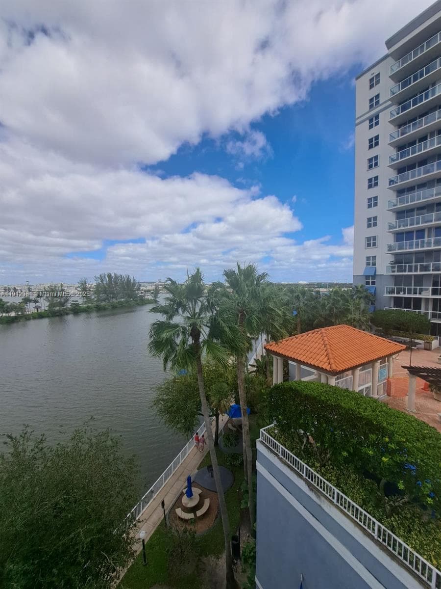 BLUE LAGOON CONDOMINIUM · #602 in Miami - Photo 2