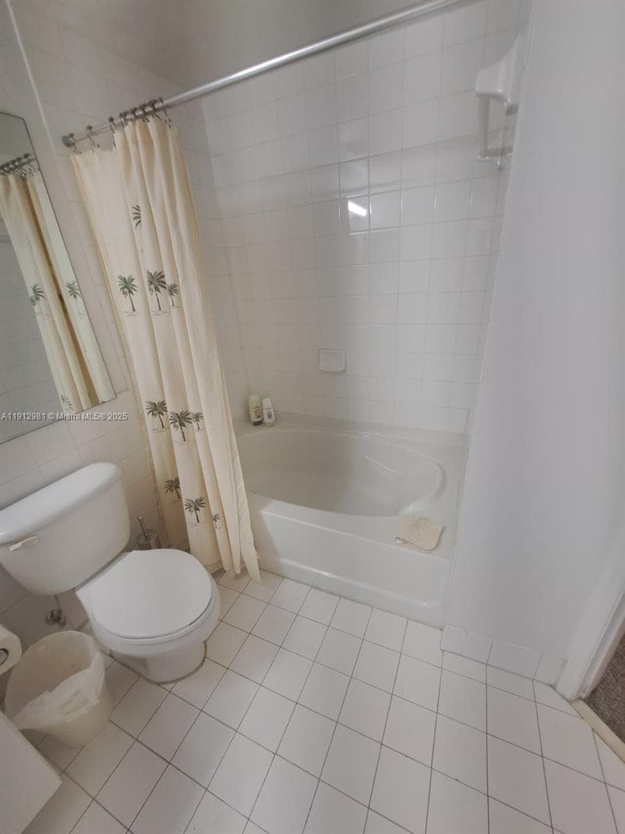 BLUE LAGOON CONDOMINIUM · #602 in Miami - Photo 8