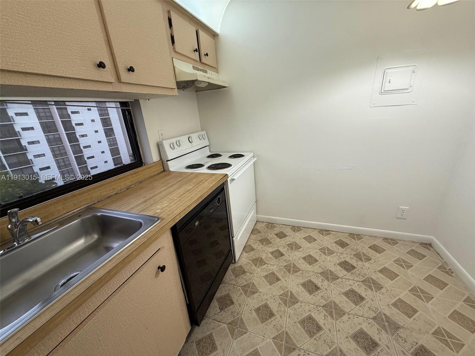 PLAZA OF AMERICAS CONDO P · #706 in Sunny Isles Beach - Photo 33