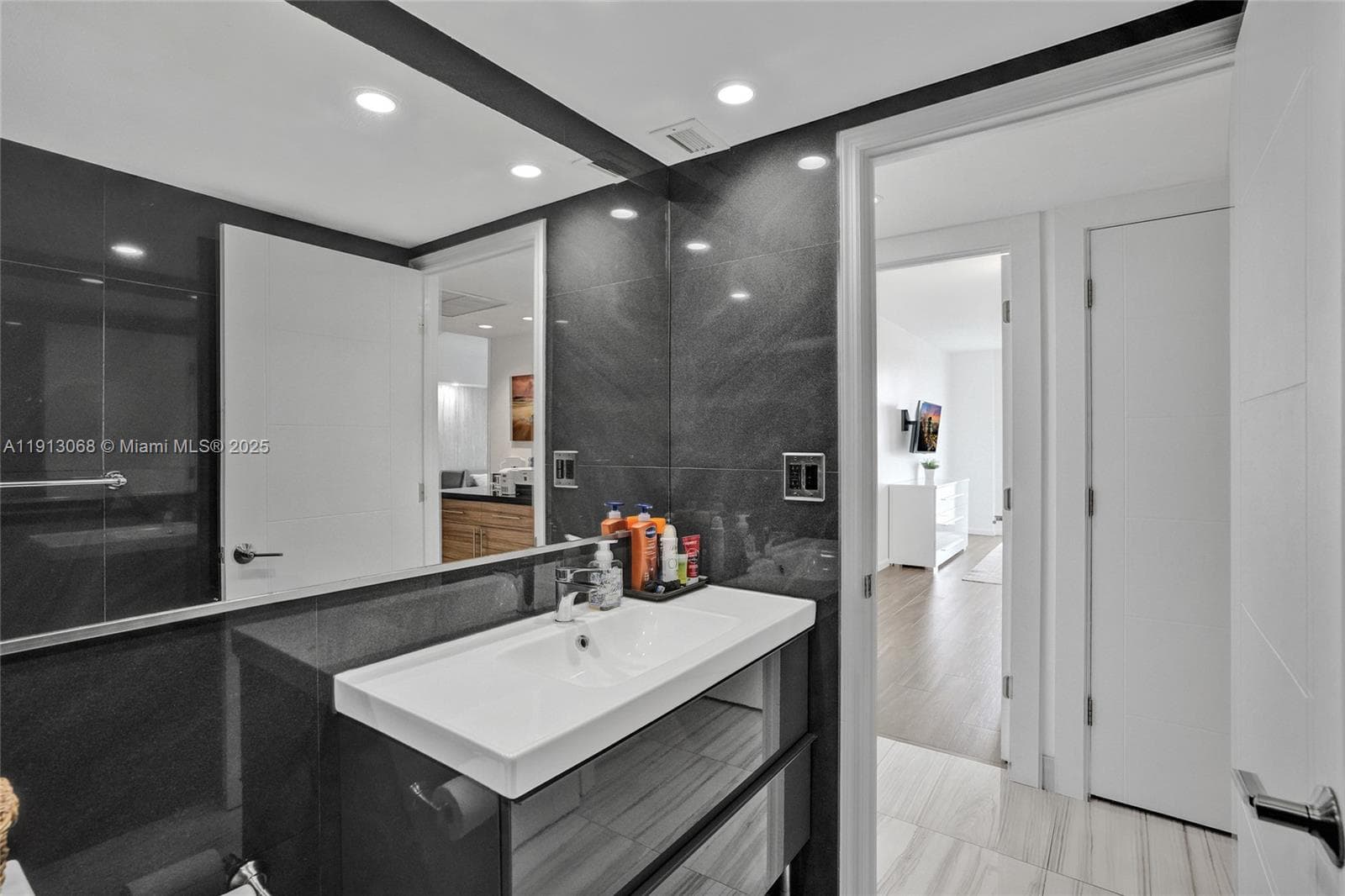 Ocean Reserve · #426 in Sunny Isles Beach - Photo 23