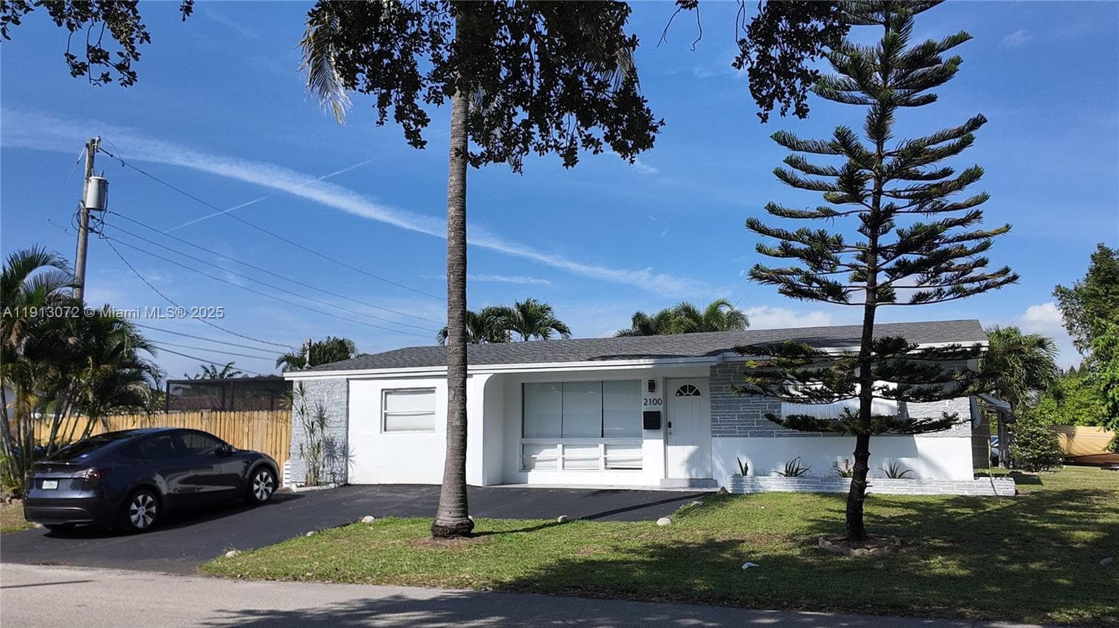 2100 N 57th Way photo 2