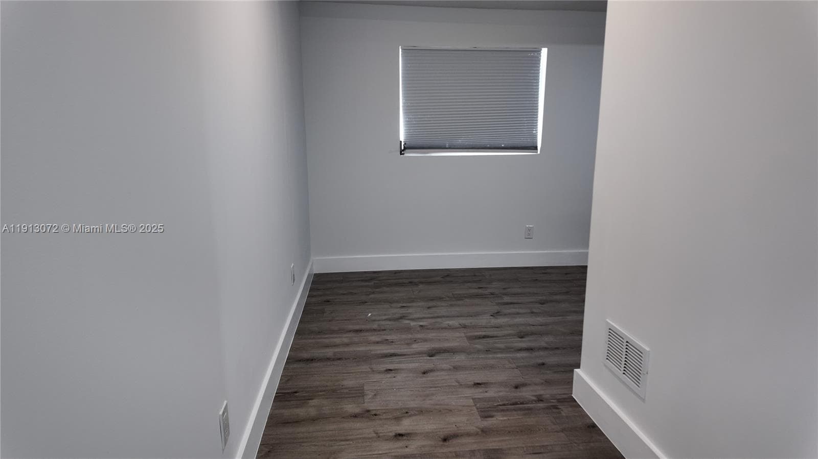 2100 N 57th Way photo 28