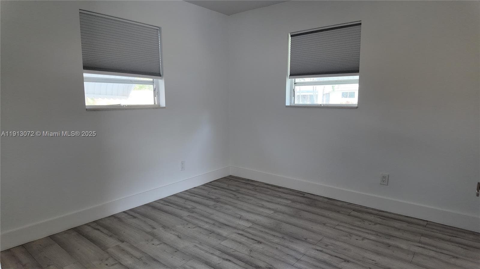 2100 N 57th Way photo 20