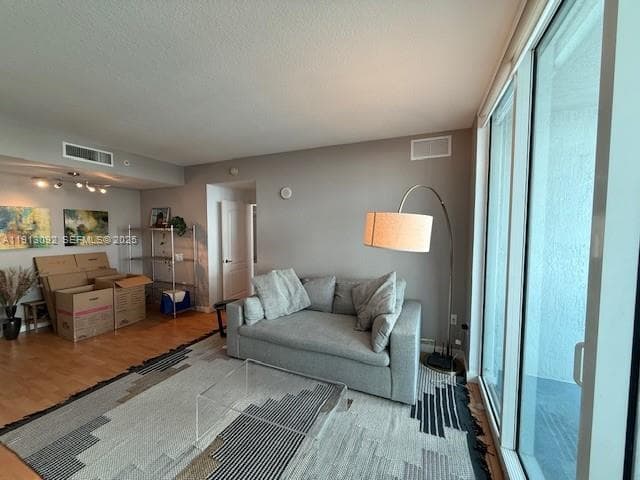 MOON BAY OF MIAMI CONDO · #503 in Miami - Photo 4