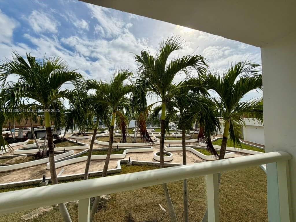 Amenities Deck