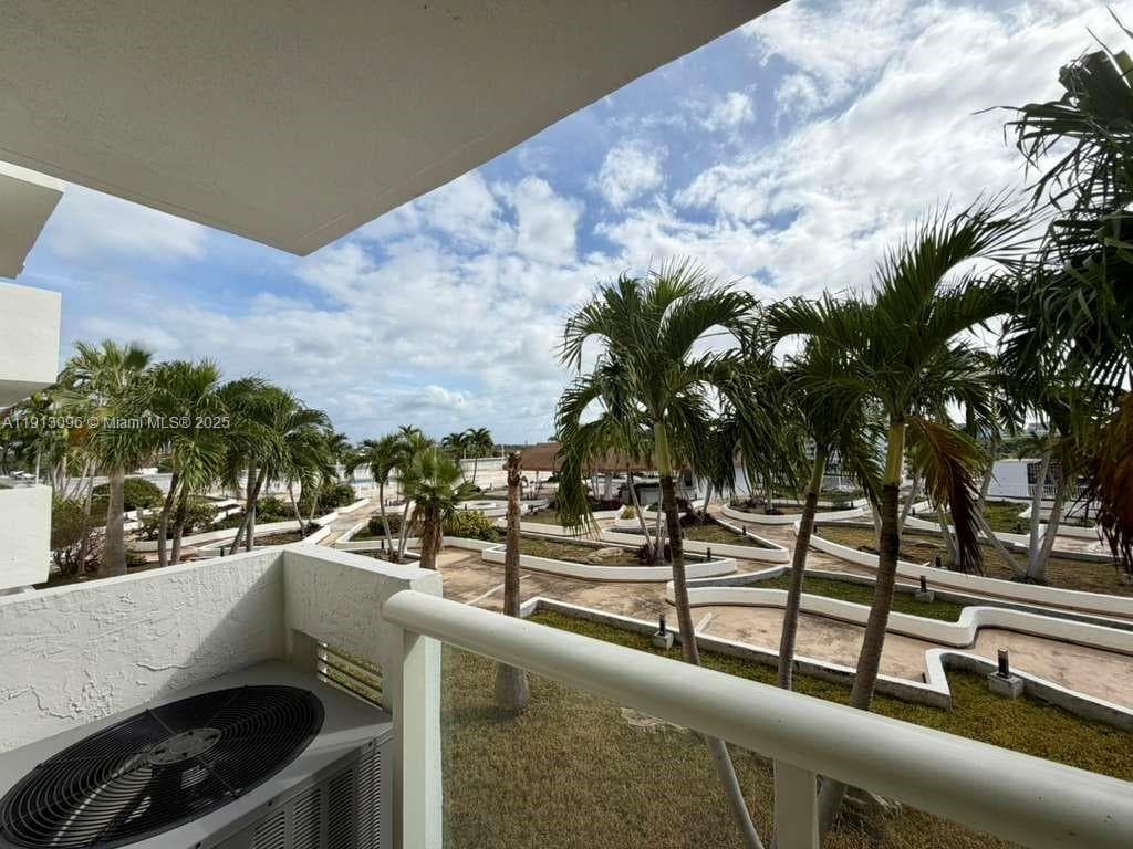 Amenities Deck