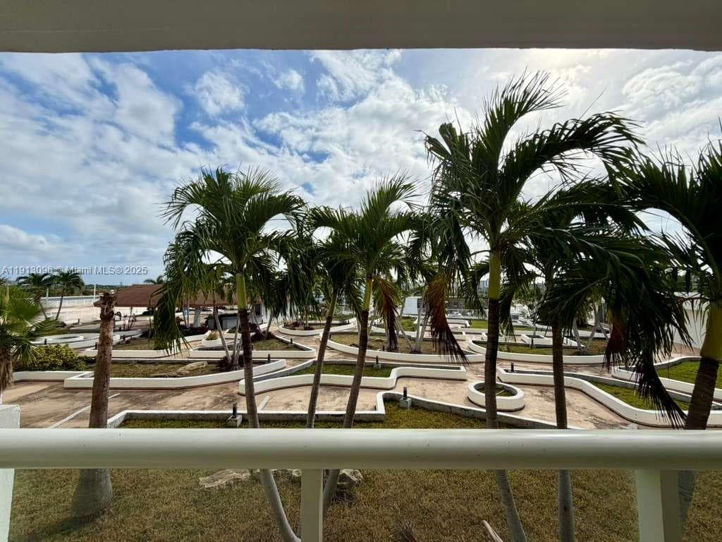 Amenities Deck