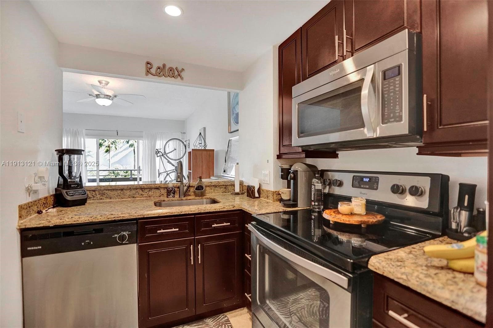 HEMISPHERES CONDO · #2J in Hallandale Beach - Photo 2