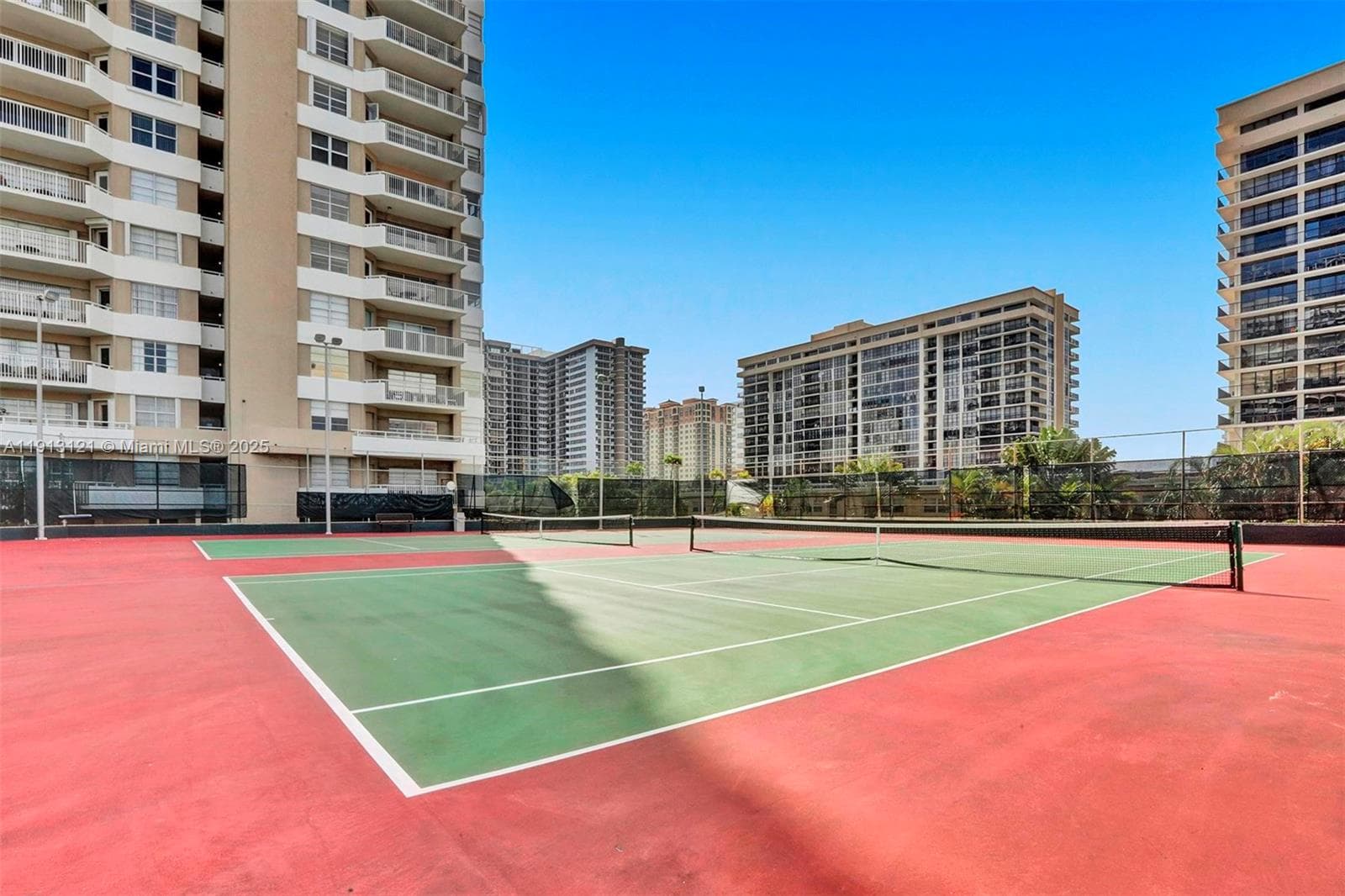 HEMISPHERES CONDO · #2J in Hallandale Beach - Photo 15