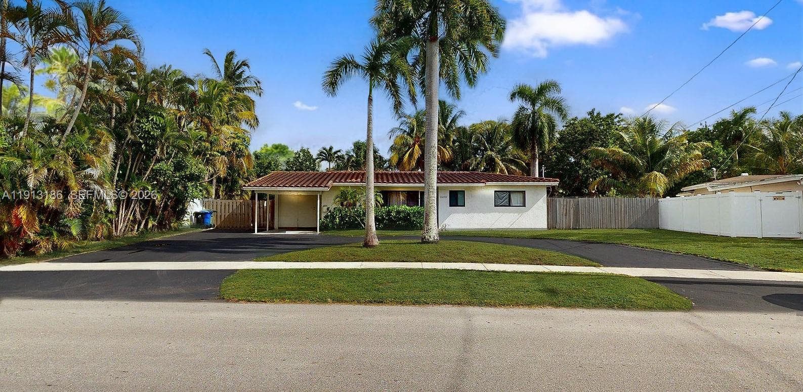 1630 SW 23rd Ave photo 1