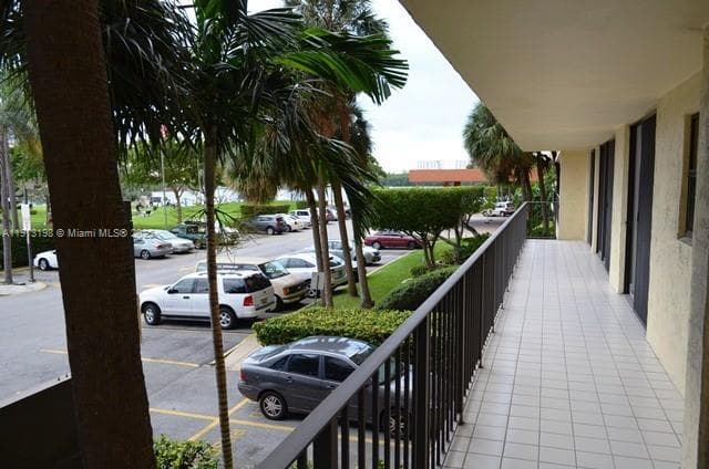 Winston Towers 700 · #M10 in Sunny Isles Beach - Photo 17