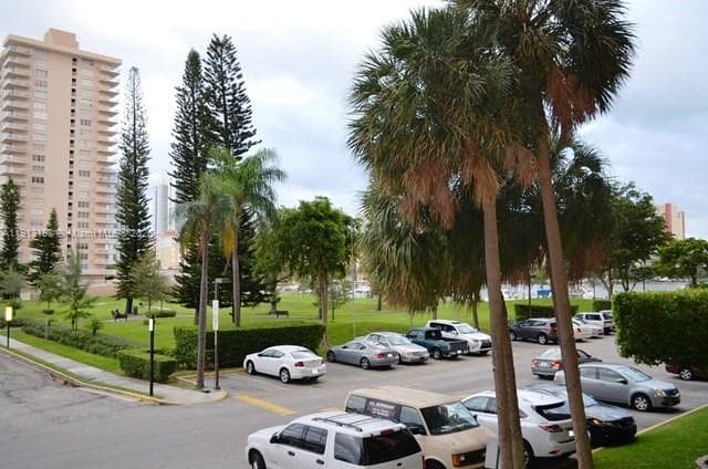 Winston Towers 700 · #M10 in Sunny Isles Beach - Photo 18