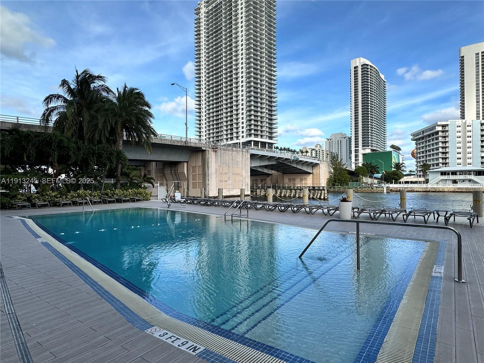 GUEST POOL