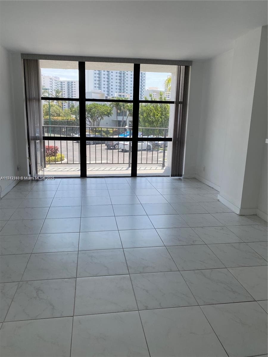 OCEANVIEW PARK CONDO · #226 in Hallandale Beach - Photo 6