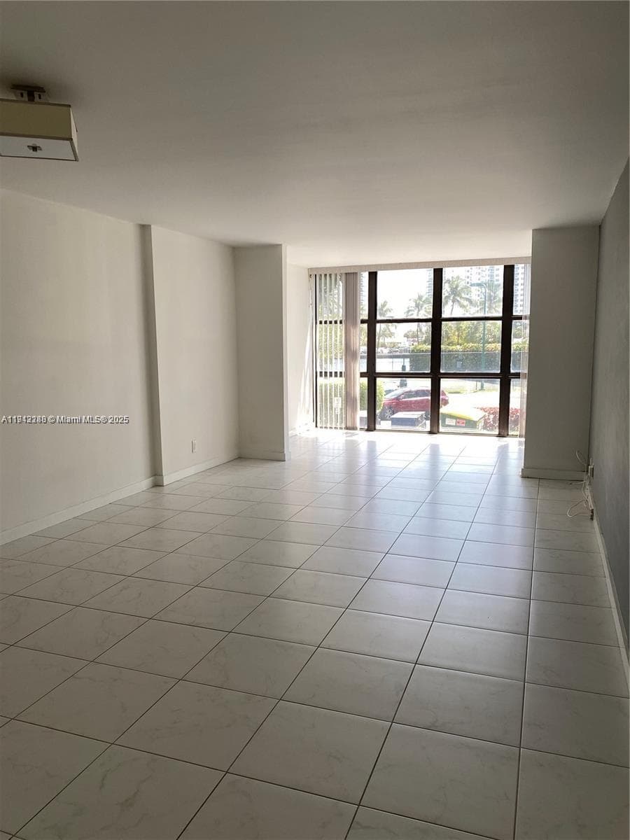 OCEANVIEW PARK CONDO · #226 in Hallandale Beach - Photo 7