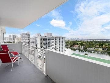 CORINTHIAN CONDO · #15A in Miami Beach - Photo 16
