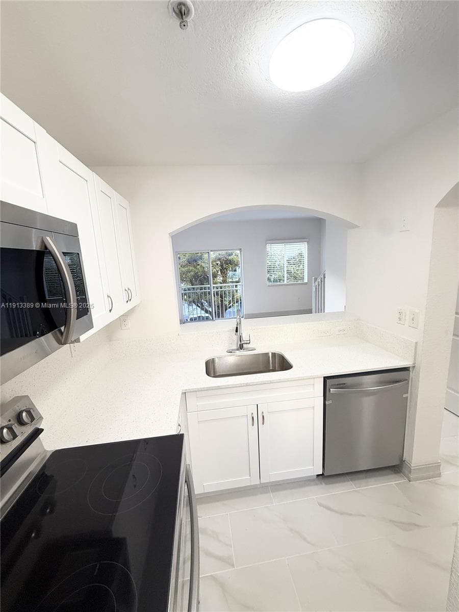 All NEW Stainless Steel Appliances!