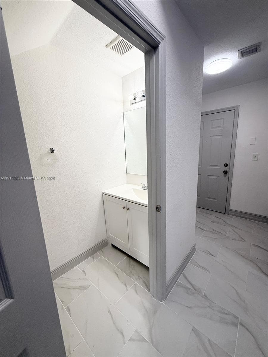 Half Bath downstairs for Guests!