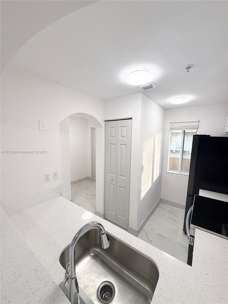 Full Kitchen with Pantry Closet!