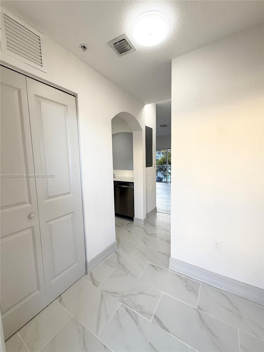 Foyer/Entrance