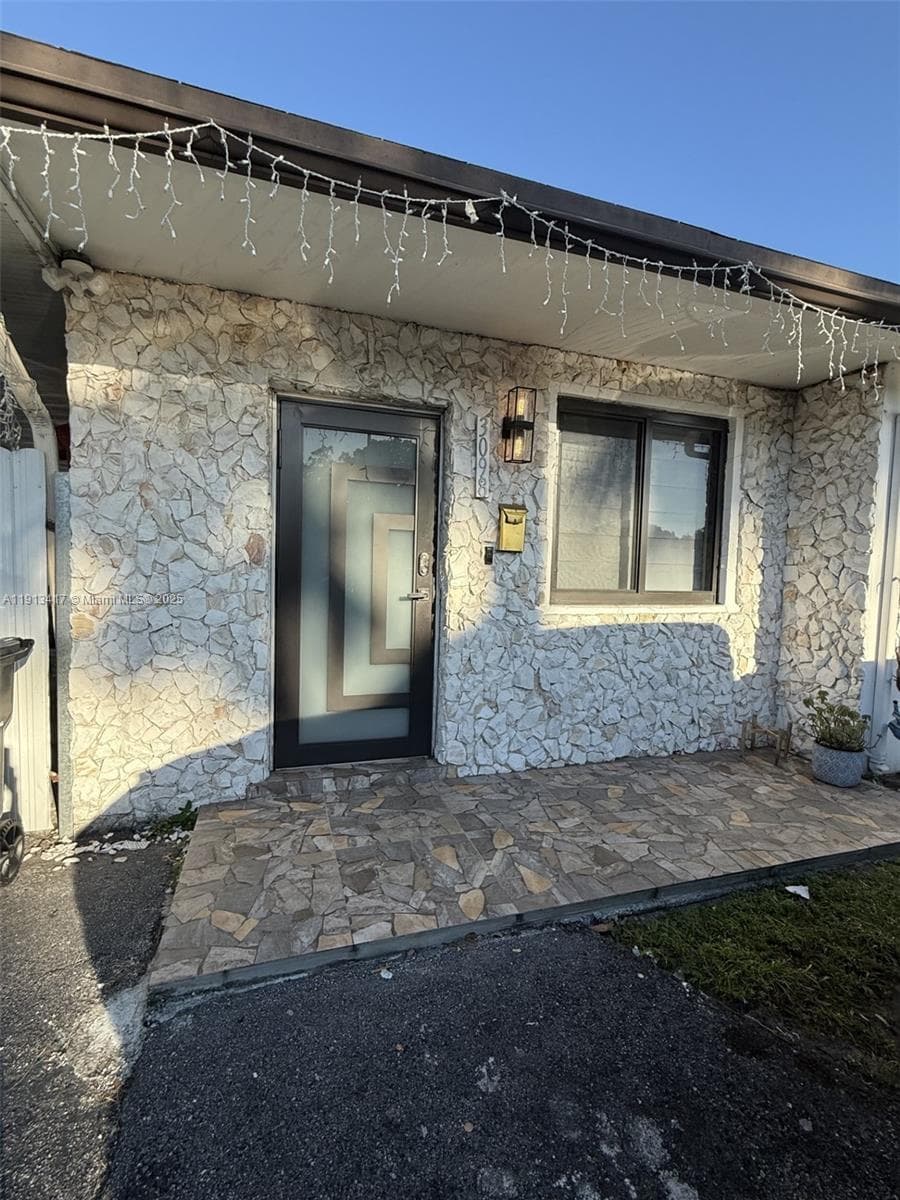 3098 NW 20th Ct #0 photo 1