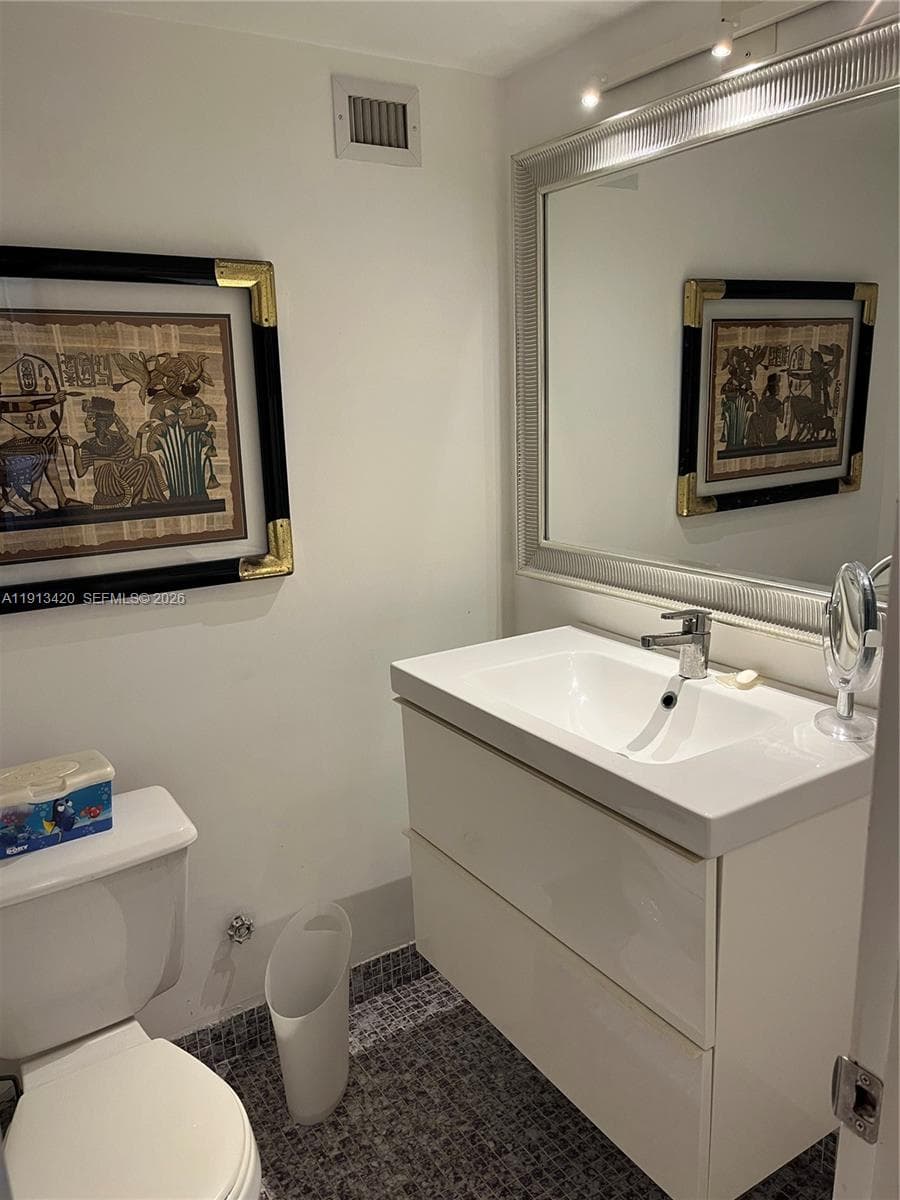 HARDING HALL CONDOMINIUM · #305 in Miami Beach - Photo 23
