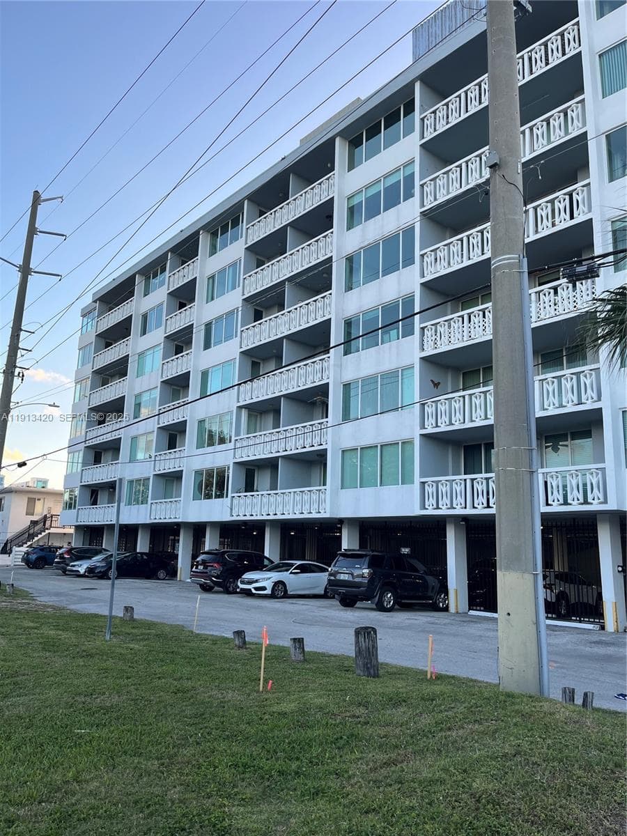 HARDING HALL CONDOMINIUM · #305 in Miami Beach - Photo 47