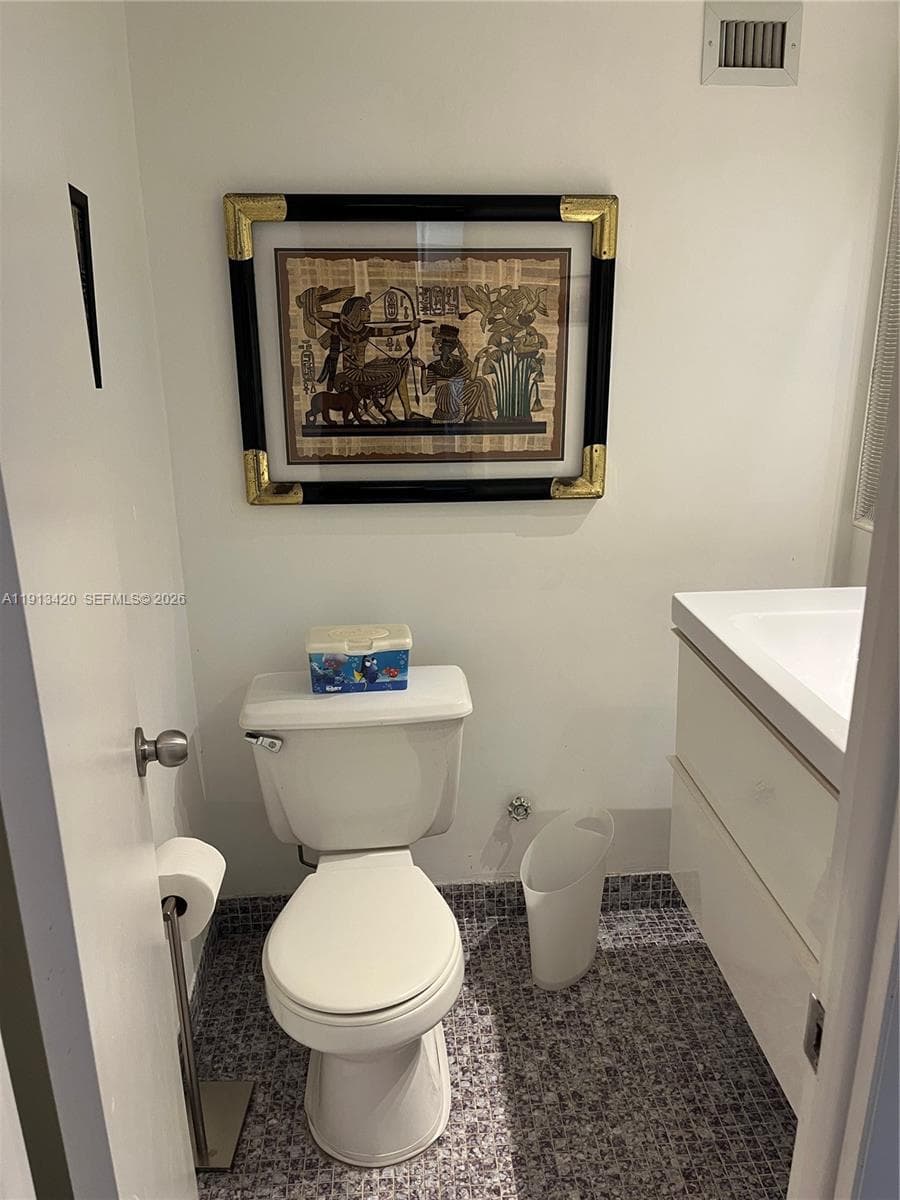 HARDING HALL CONDOMINIUM · #305 in Miami Beach - Photo 22