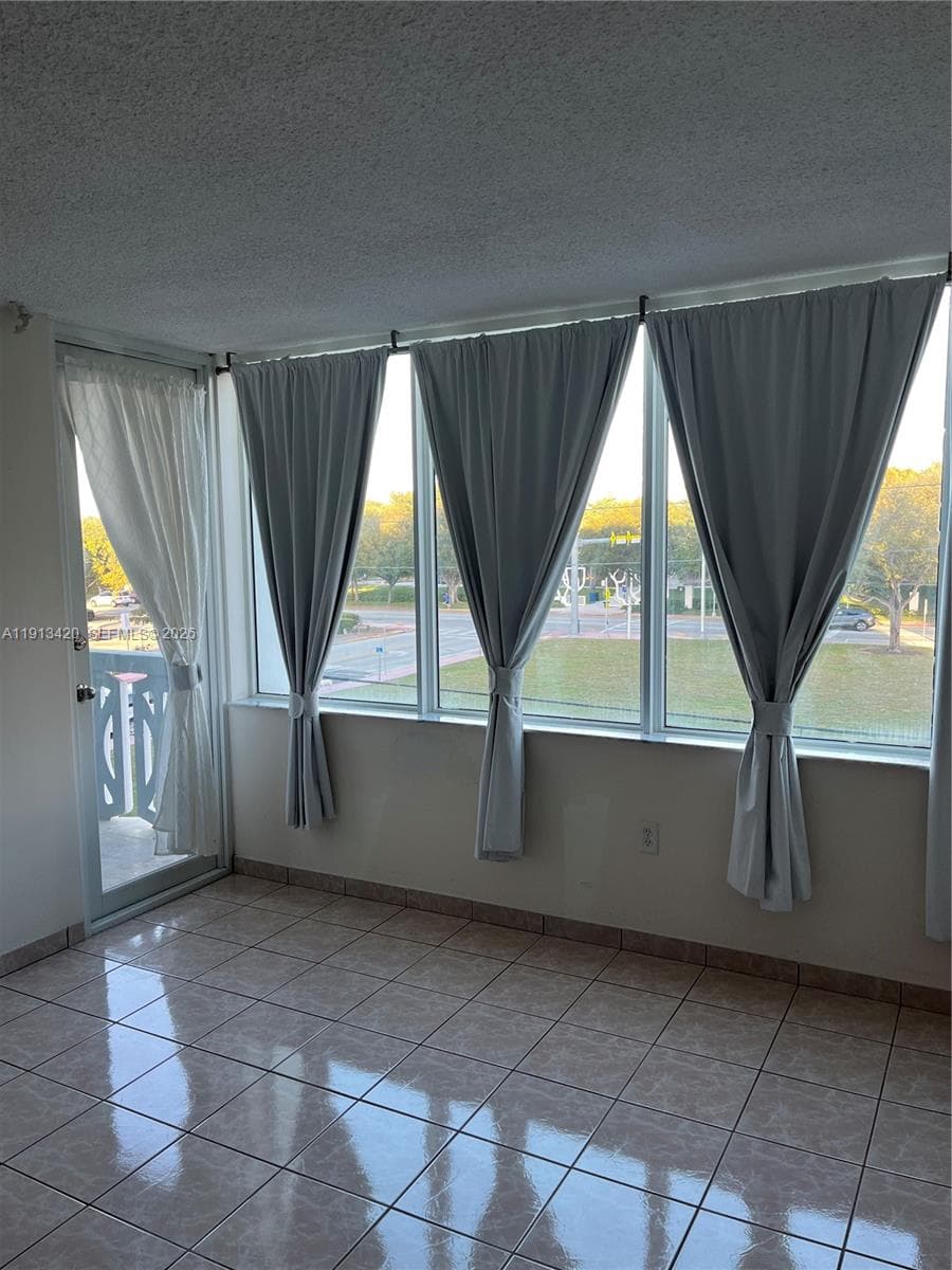 HARDING HALL CONDOMINIUM · #305 in Miami Beach - Photo 15