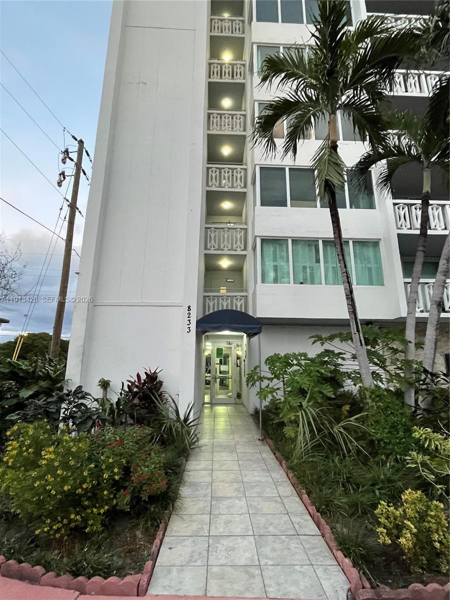 HARDING HALL CONDOMINIUM · #305 in Miami Beach - Photo 4