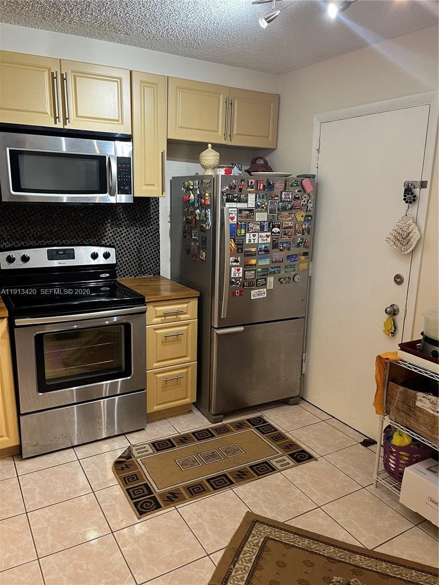 HARDING HALL CONDOMINIUM · #305 in Miami Beach - Photo 21