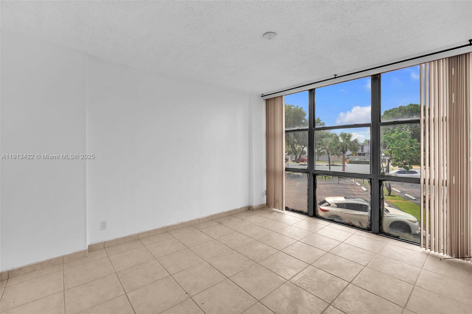 OCEANVIEW PARK CONDO · #229 in Hallandale Beach - Photo 22