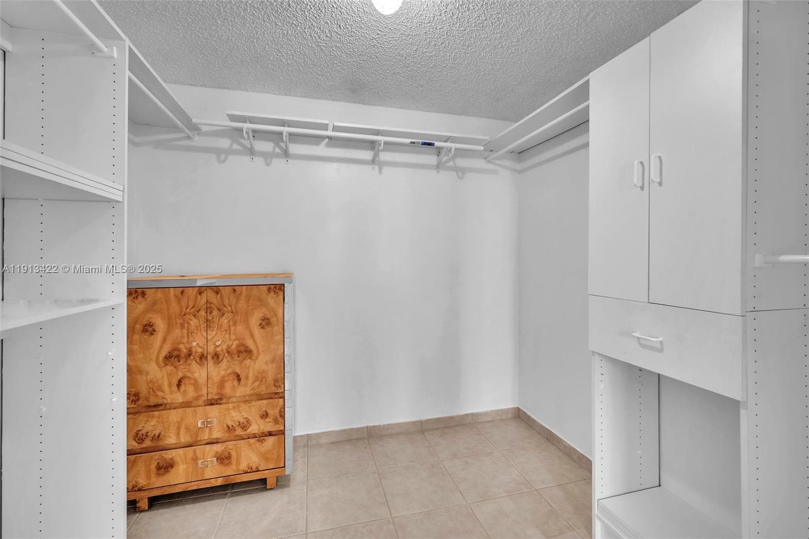 OCEANVIEW PARK CONDO · #229 in Hallandale Beach - Photo 19