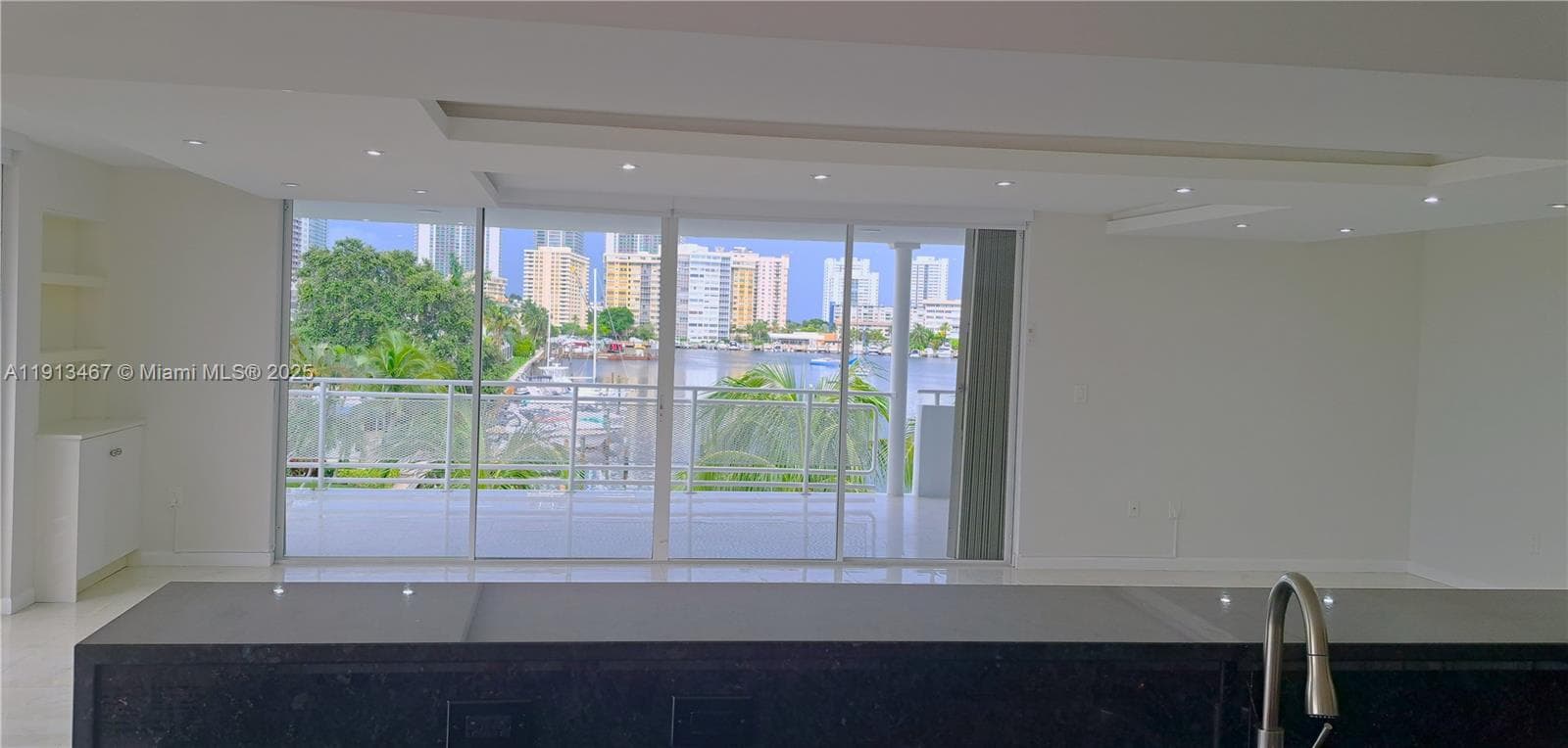 GOLDEN ISLES SEC C · #401 in Hallandale Beach - Photo 12