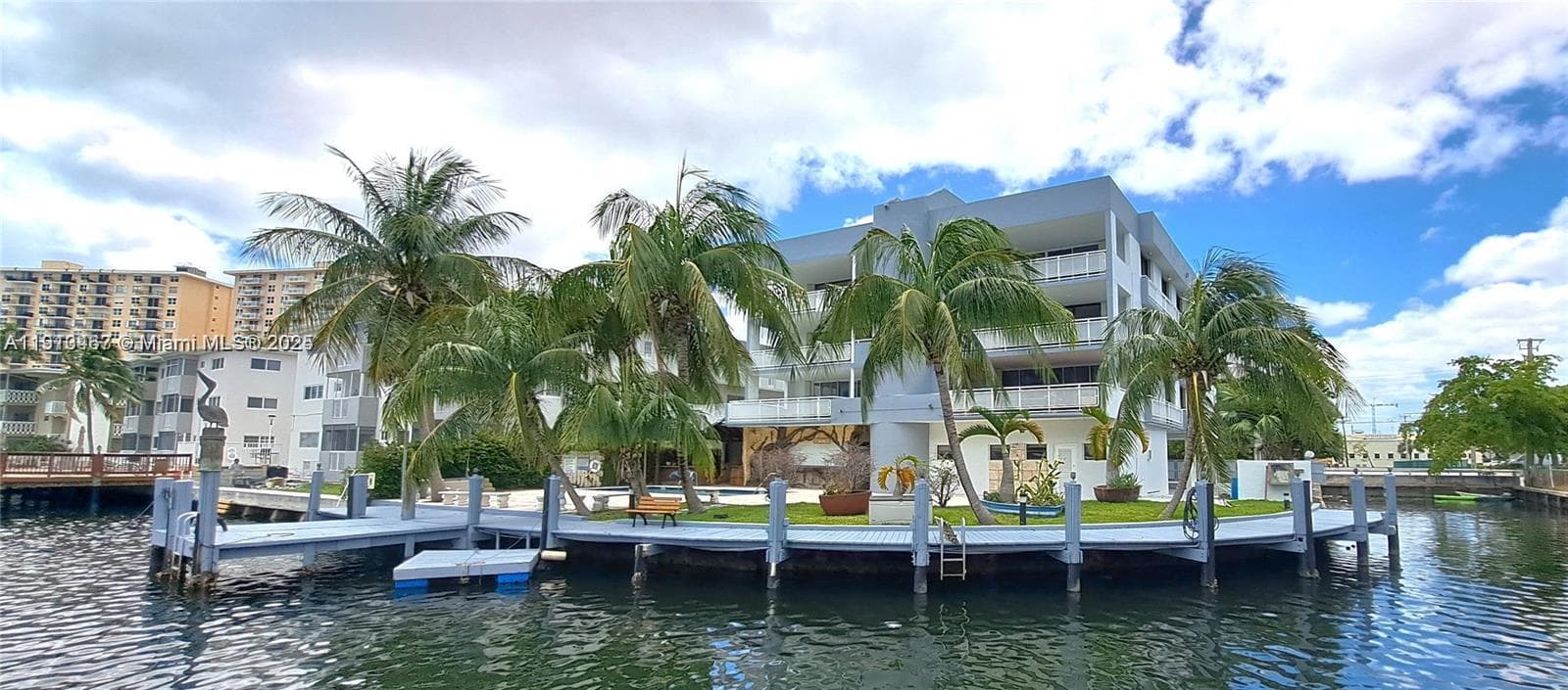 GOLDEN ISLES SEC C · #401 in Hallandale Beach - Photo 26