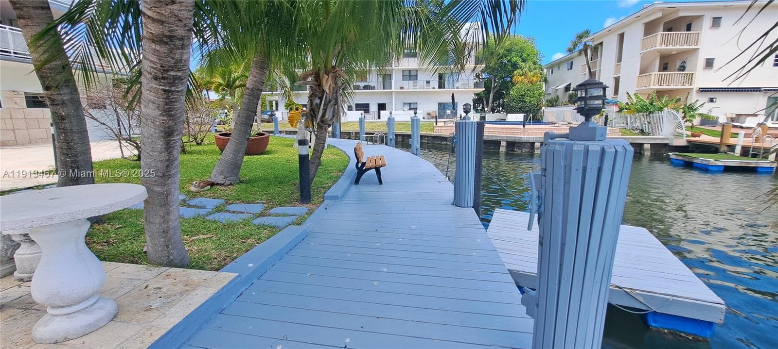 GOLDEN ISLES SEC C · #401 in Hallandale Beach - Photo 32