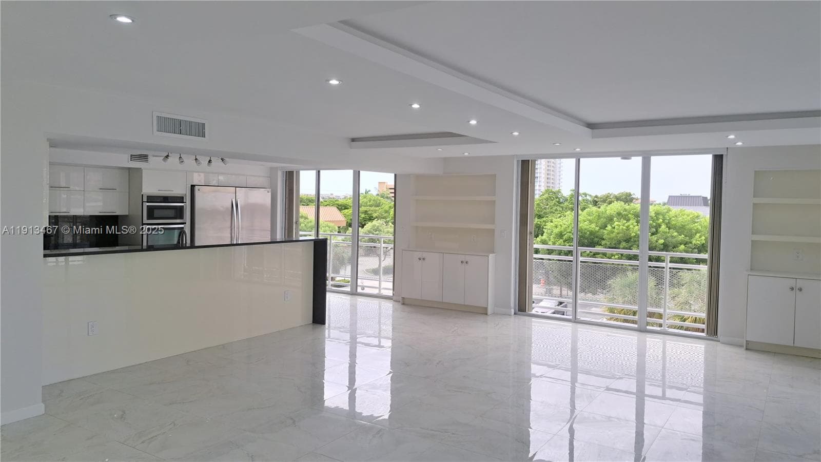 GOLDEN ISLES SEC C · #401 in Hallandale Beach - Photo 5