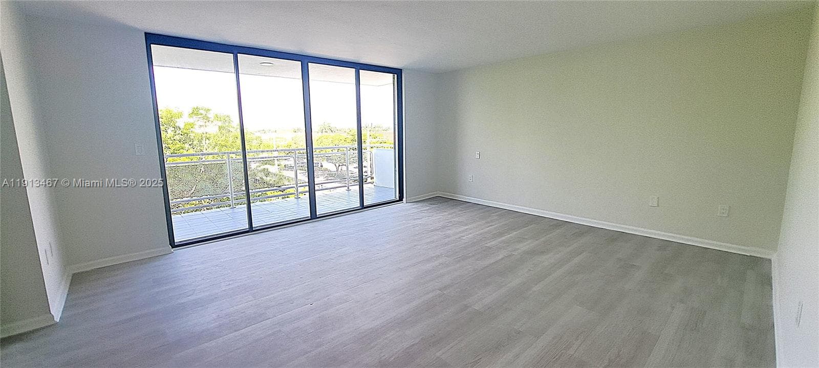 GOLDEN ISLES SEC C · #401 in Hallandale Beach - Photo 20