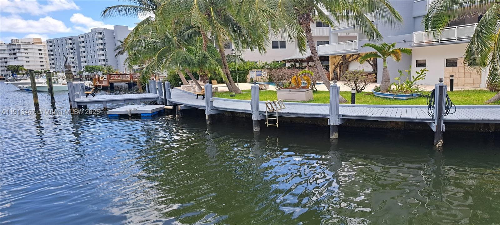 Boat Dock included.