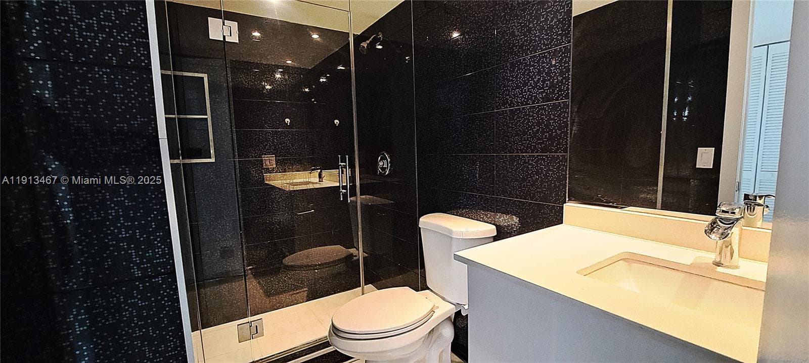 GOLDEN ISLES SEC C · #401 in Hallandale Beach - Photo 18