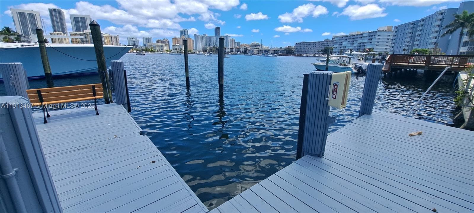 GOLDEN ISLES SEC C · #401 in Hallandale Beach - Photo 31