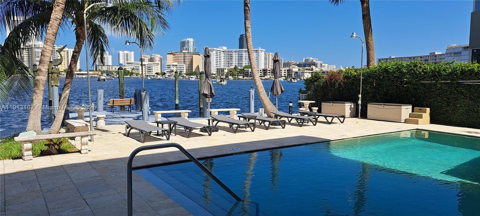 GOLDEN ISLES SEC C · #401 in Hallandale Beach - Photo 29
