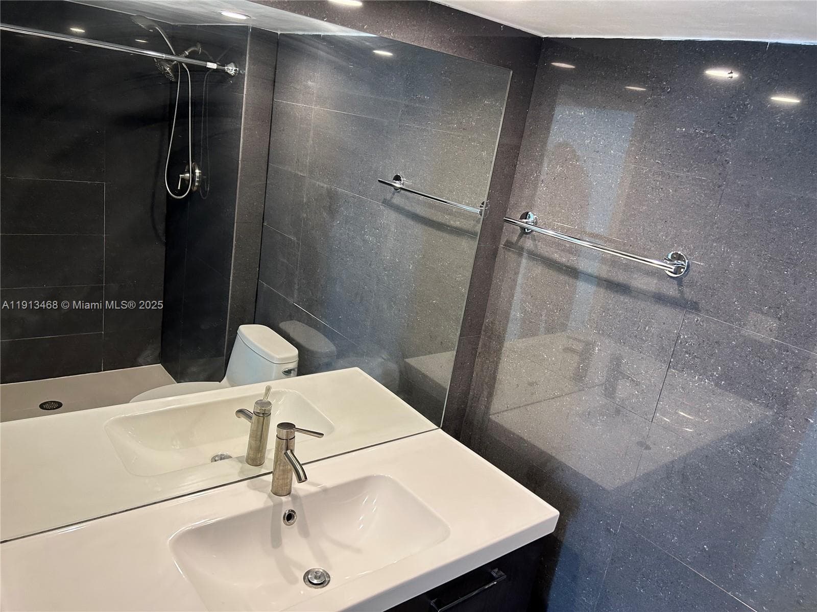 ARLEN HOUSE EAST CONDO · #2122 in Sunny Isles Beach - Photo 12