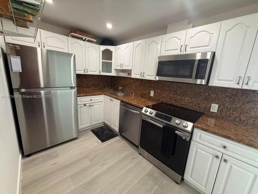 PORT ROYALE CONDO · #1503 in Miami Beach - Photo 4