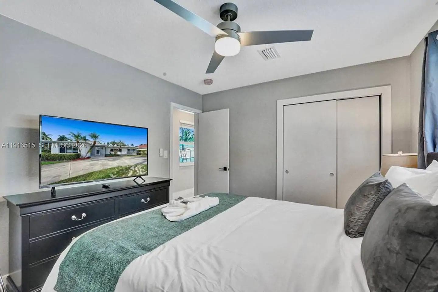 1241 Hollywood Blvd photo 32