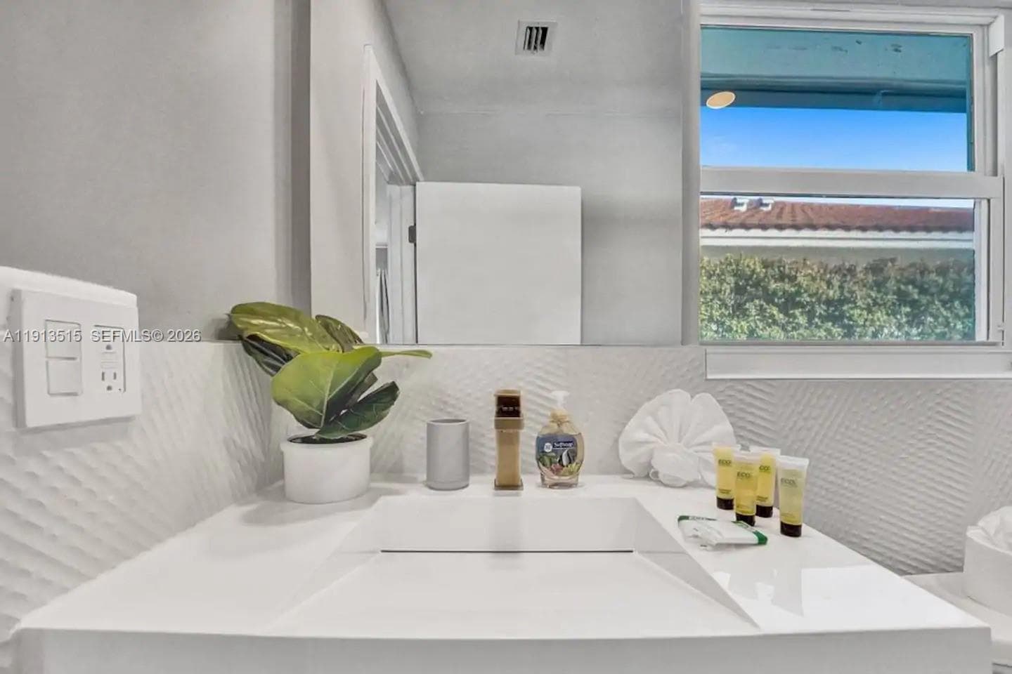1241 Hollywood Blvd photo 41