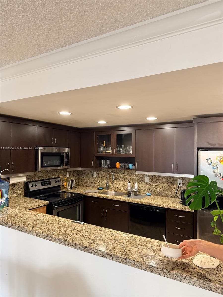 Ocean view building B · #411 in Sunny Isles Beach - Photo 2