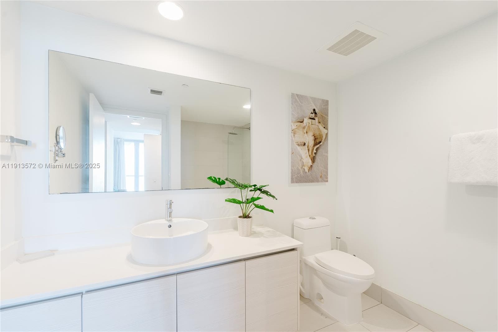 BEACHWALK · #R1206 in Hallandale Beach - Photo 3