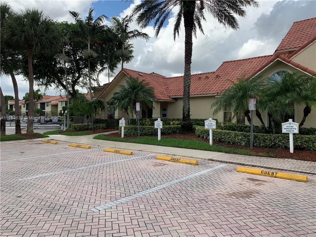 ROYAL POINCIANA CONDO · #1310 in Pompano Beach - Photo 6